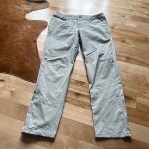 Men’s Lululemon ABC pant in Size 34